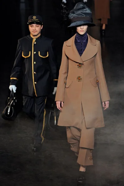 Look 1